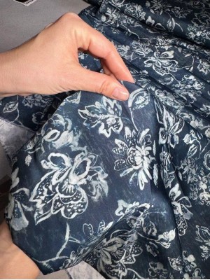 Шелк "Атланта" синий с принтом маленькие цветы