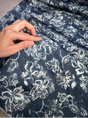 Шелк "Атланта" синий с принтом маленькие цветы