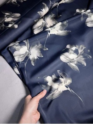 Шелк "Атланта" синий с принтом большими цветами. 