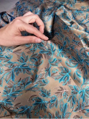 Армани кофейный с принтом"Синие веточки".