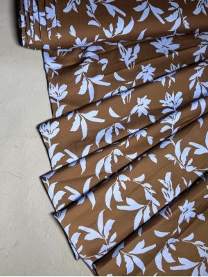 Шелк " Армани " - крэш . Оттенок " Голубые цветы на коричневом"