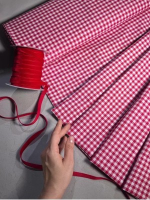 Х/б ткань клетка "Виши" красно-белая. 