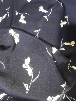 Вискозный шелк  (темно-синий с тюльпанами и сердечками )