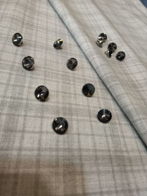 Пуговица на ножке (серая Сваровски) 