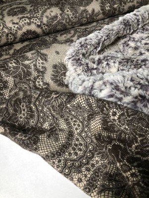 Дубленка на меху (бежевая с серым узором)