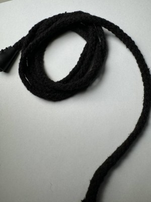 Шнурок вязанный с кож. наконечниками (оттенок "Черный")