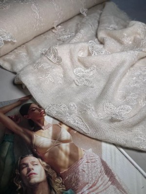 Трикотаж вязаный "Fantasy " с бабочками  (оттенок  молочный)