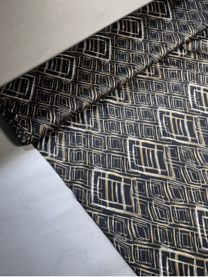 Шелк " Армани " Оттенок " Золотистые ромбы на черном "