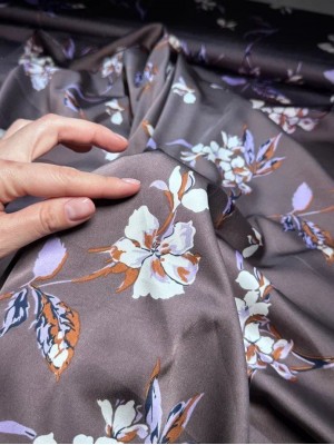 Шелк " Армани " Оттенок " Бело-сиреневые цветы "