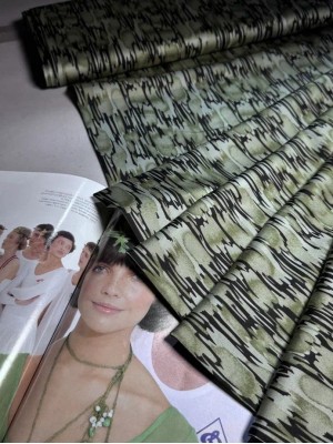 Шелк " Армани " . Оттенок " Фисташковая этника "