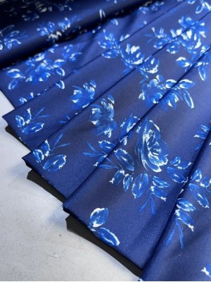 Шелк " Армани " . Оттенок " Синие цветы"