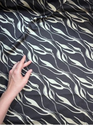 Шелк " Армани " . Оттенок " Фисташковая абстракция на черном "