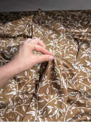 Шелк " Армани " . Оттенок " Коричневый с белыми цветами"