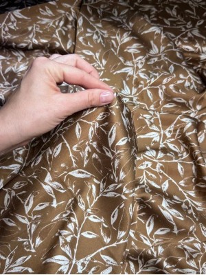 Шелк " Армани " . Оттенок " Коричневый с белыми цветами"